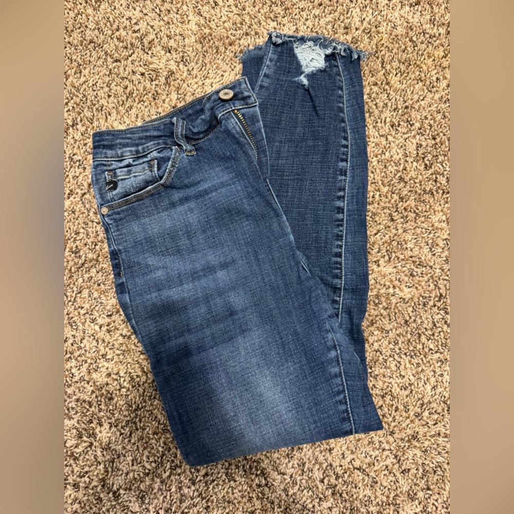Kancans size 9/28 distressed hem